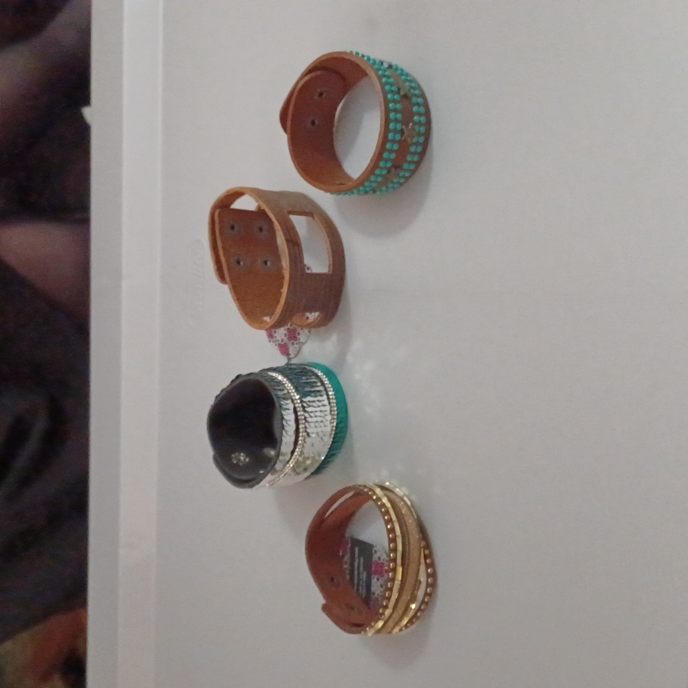 Lot of 4 bracelets cuffs, snap bracelets